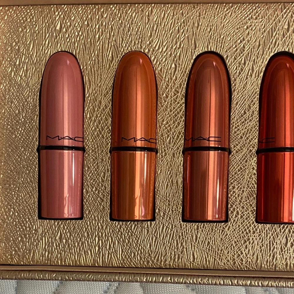 MAC Cosmetics Vibrant Lipstick Collection - Picture 7 of 12